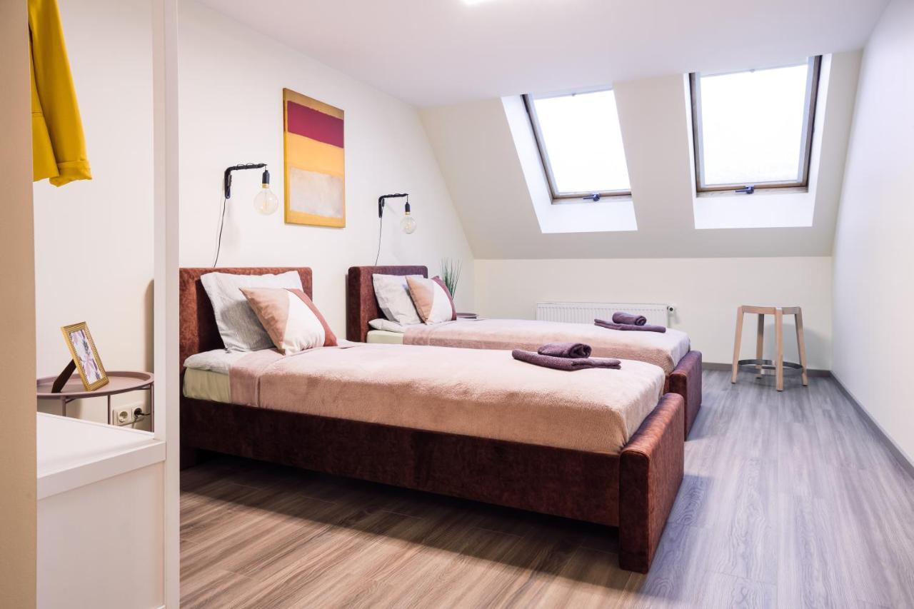 Rothko Apartment/8 Guests/4Bedrooms/Riga Old Town Екстериор снимка