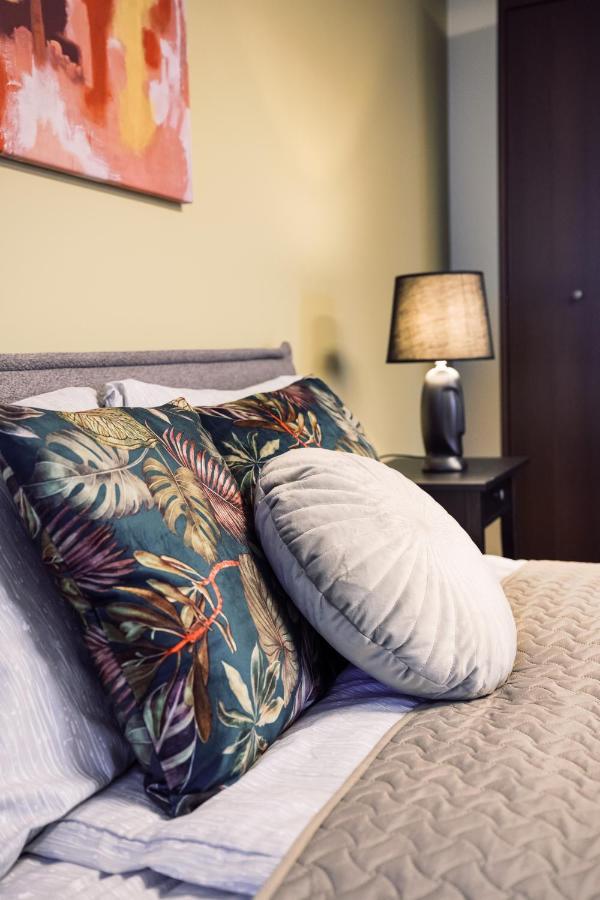 Rothko Apartment/8 Guests/4Bedrooms/Riga Old Town Екстериор снимка