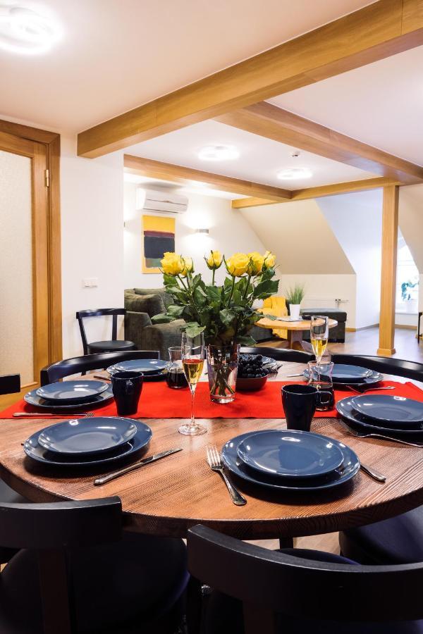 Rothko Apartment/8 Guests/4Bedrooms/Riga Old Town Екстериор снимка