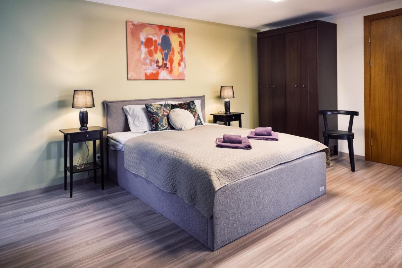 Rothko Apartment/8 Guests/4Bedrooms/Riga Old Town Екстериор снимка